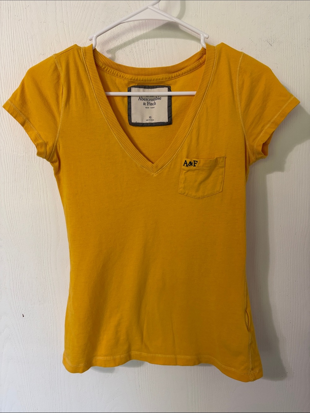 Abercrombie & Fitch Mustard V-Neck Pocket Y2K Vintage Baby Tee Size XS